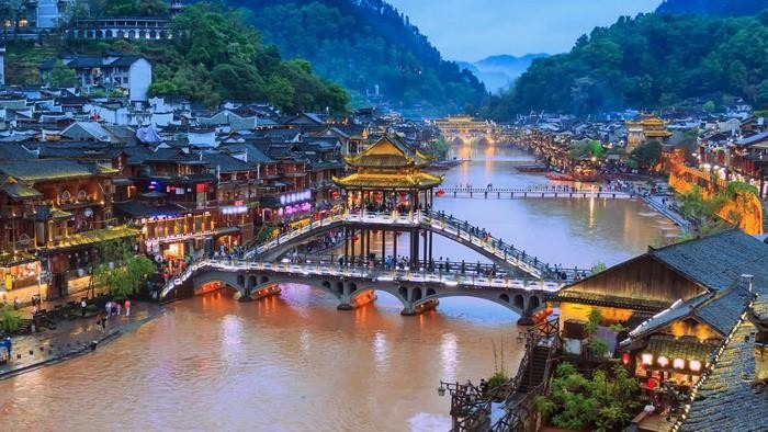 Tour Trung Quốc: Trương Gia Giới - Miêu Trại - Phượng Hoàng Cổ Trấn (Đường Bay)